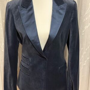 Elegant Navy Women's Blazer
